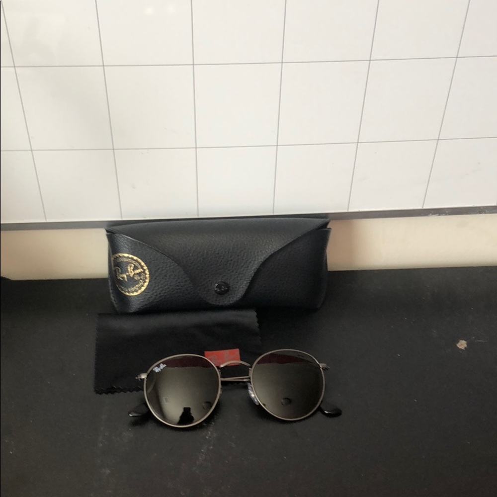 Ray-Ban Round Metal Sunglasses